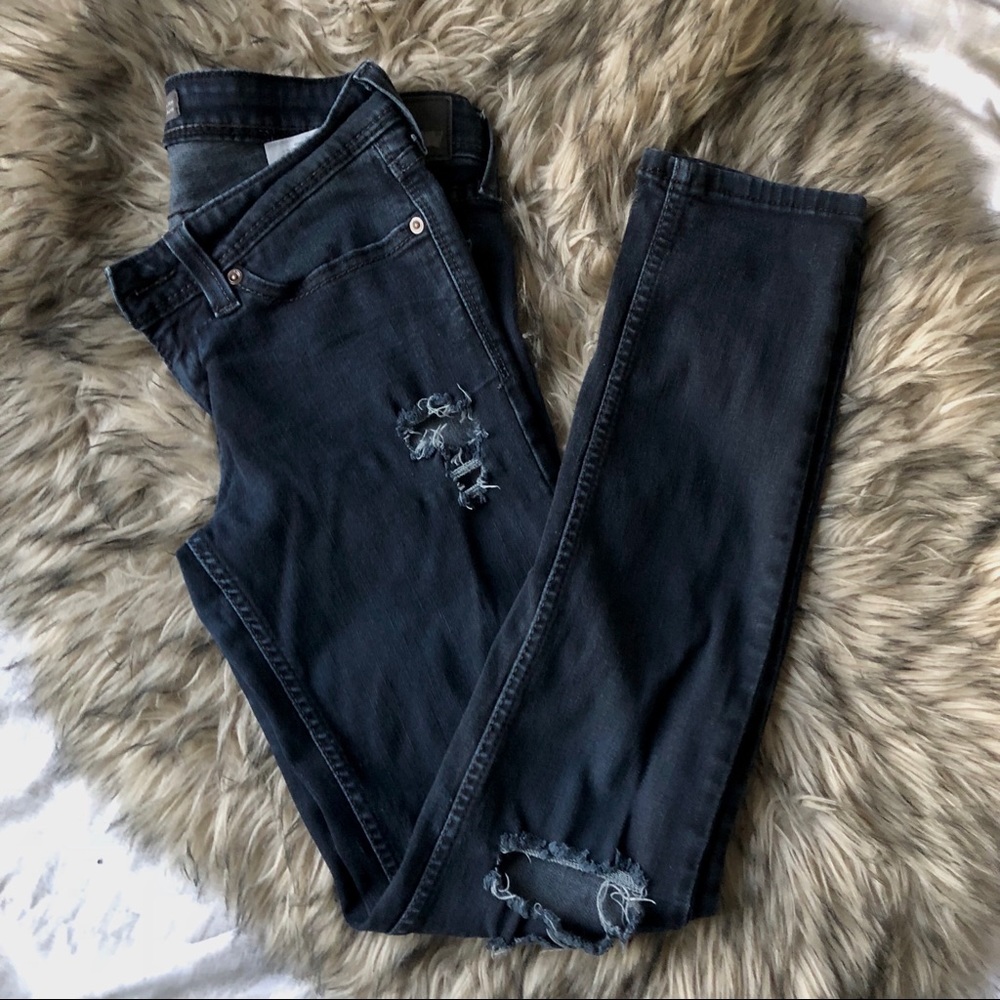 LAST CHANCE! Levi’s Low Rise Curve Skinny Jeans